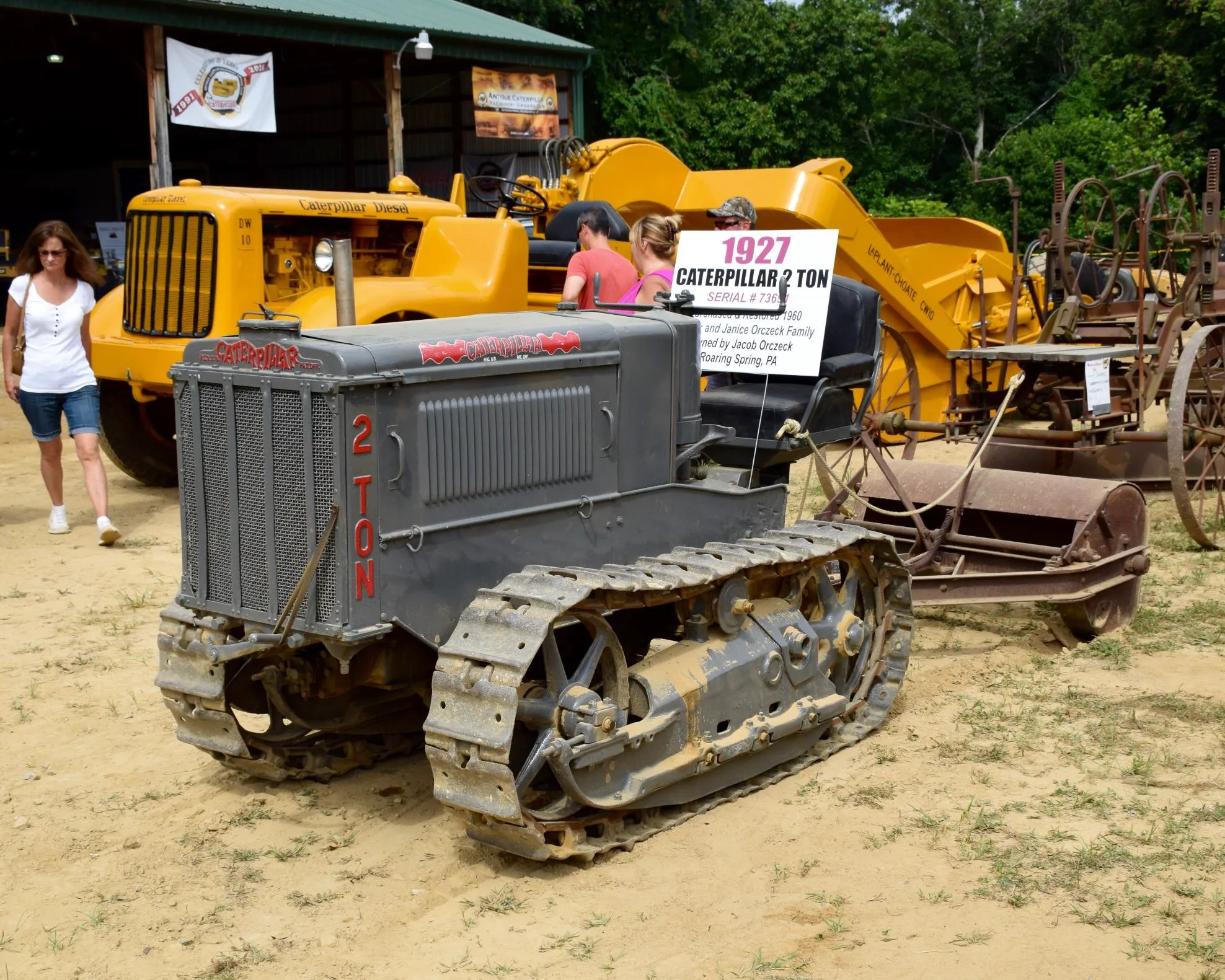 CATERPILLAR 2 TON